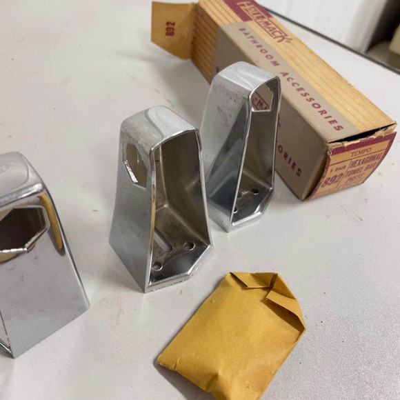 2 VTG Hall Mack HM-892 TEMPO Hexagonal Towel Bar Posts NOS Polished Chrome - HLN - Picture 3 of 5